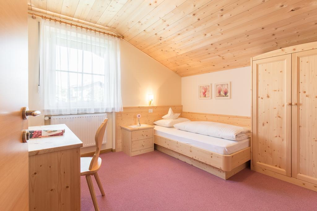Tirolerhof Pension Natz-Schabs Zimmer foto